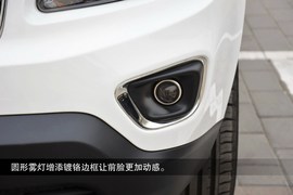 2014款Jeep指南者2.0L两驱改款精英版到店实拍