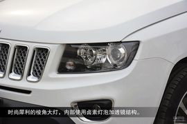 2014款Jeep指南者2.0L两驱改款精英版到店实拍