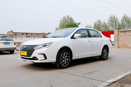 2018款 比亚迪 秦EV450 智联尊尚型