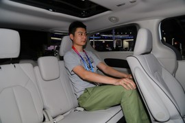   克莱斯勒大捷龙PHEV北京车展实拍