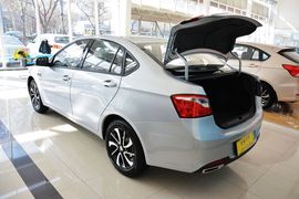 2014款东南V5菱致1.5T手动锐控型