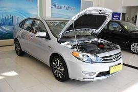 2014款东南V5菱致1.5T手动锐控型