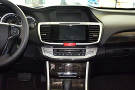 2014款本田雅阁2.4LX舒适版