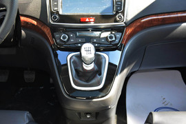 2013款哈弗H6运动版1.5T手动四驱尊贵型