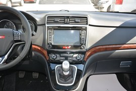 2013款哈弗H6运动版1.5T手动四驱尊贵型