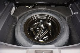 2014款Jeep指南者2.4L改款四驱舒适版到店实拍