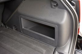 2014款Jeep指南者2.4L改款四驱舒适版到店实拍