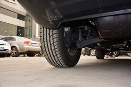 2014款Jeep指南者2.4L改款四驱舒适版到店实拍