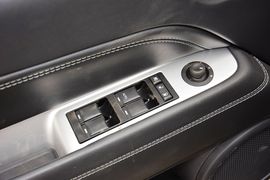 2014款Jeep指南者2.4L改款四驱舒适版