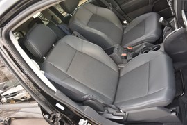 2014款Jeep指南者2.4L改款四驱舒适版