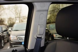2014款Jeep指南者2.4L改款四驱舒适版