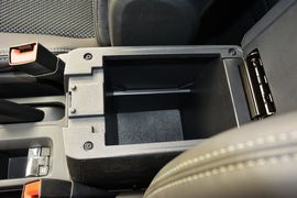 2014款Jeep指南者2.4L改款四驱舒适版