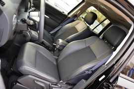 2014款Jeep指南者2.4L改款四驱舒适版