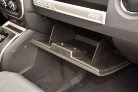 2014款Jeep指南者2.4L改款四驱舒适版