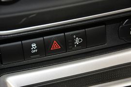 2014款Jeep指南者2.4L改款四驱舒适版