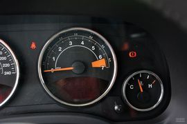 2014款Jeep指南者2.4L改款四驱舒适版