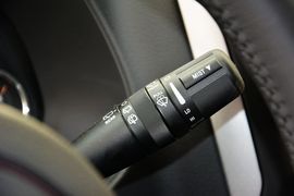 2014款Jeep指南者2.4L改款四驱舒适版