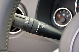 2014款Jeep指南者2.4L改款四驱舒适版