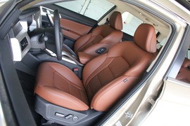 吉利博越1.8T自动四驱智尊型4G互联版