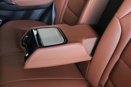 吉利博越1.8T自动四驱智尊型4G互联版