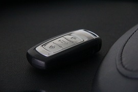 吉利博越1.8T自动四驱智尊型4G互联版