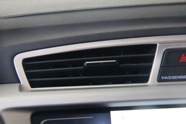 吉利博越1.8T自动四驱智尊型4G互联版