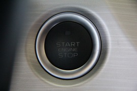 吉利博越1.8T自动四驱智尊型4G互联版