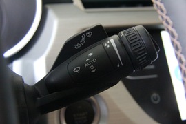 吉利博越1.8T自动四驱智尊型4G互联版