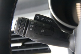 吉利博越1.8T自动四驱智尊型4G互联版