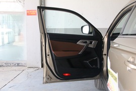 吉利博越1.8T自动四驱智尊型4G互联版