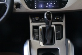 吉利博越1.8T自动四驱智尊型4G互联版