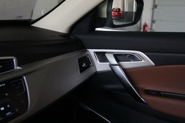 吉利博越1.8T自动四驱智尊型4G互联版