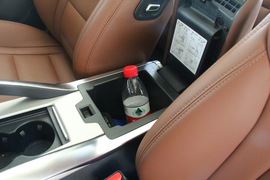 吉利博越1.8T自动四驱智尊型4G互联版