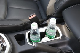   日产途达 2.5L 自动四驱旗舰版