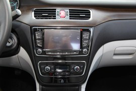 2014款江淮和悦1.5升手动尊贵型