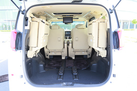 2018款丰田埃尔法