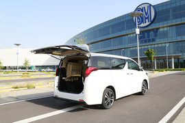 2018款丰田埃尔法