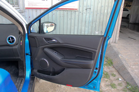 2018款比亚迪元EV360