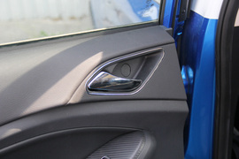 2018款比亚迪元EV360