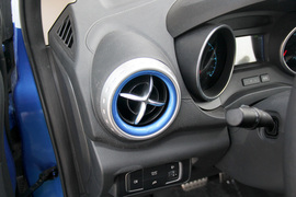 2018款比亚迪元EV360