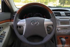 2009款丰田凯美瑞试驾