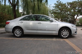 2009款丰田凯美瑞试驾