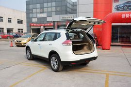 2014款日产奇骏2.5L