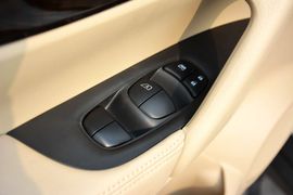 2014款日产奇骏2.5L