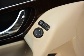 2014款日产奇骏2.5L
