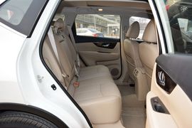 2014款日产奇骏2.5L