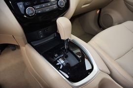 2014款日产奇骏2.5L