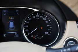 2014款日产奇骏2.5L
