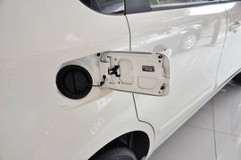 2013款日产骊威1.6XL