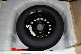 2013款日产骊威1.6XL